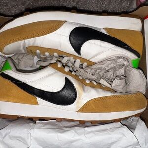 Nike Men’s Retro Runner - White/Black/Golden Brown with Green Heel Tab
